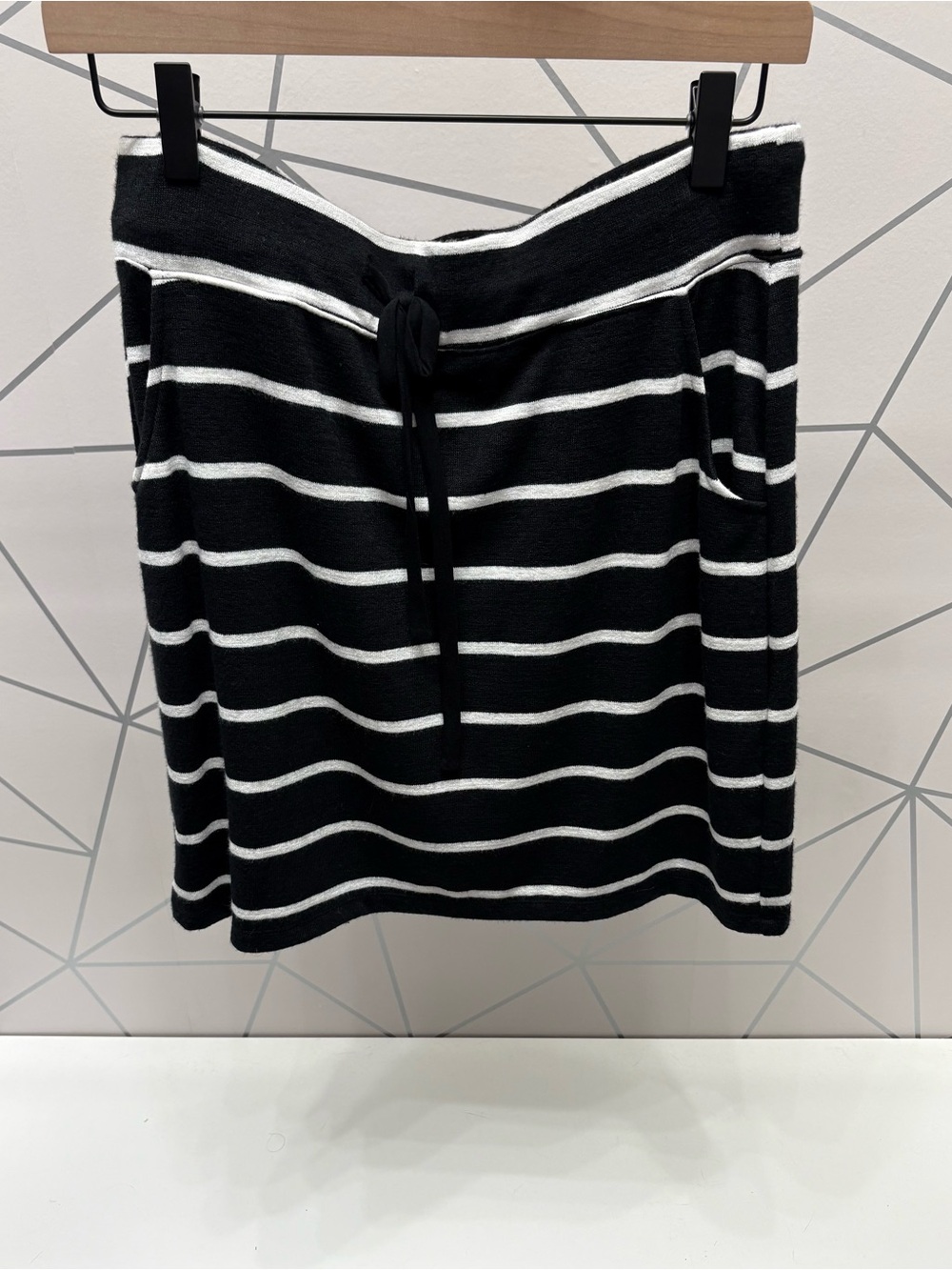 Market Spruce black and white striped skirt size large